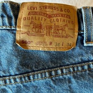Men’s Levi’s 560 medium wash jeans